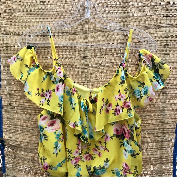 Love Culture Summer Romper Women’s Medium NWT - Picture 3 of 14